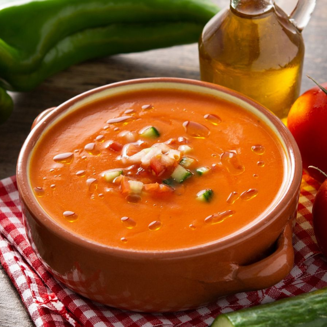 Gazpacho andaluz, receta tradicional española